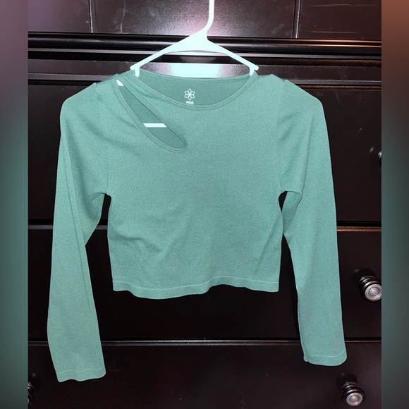 Green crop top - Picture 1 of 3